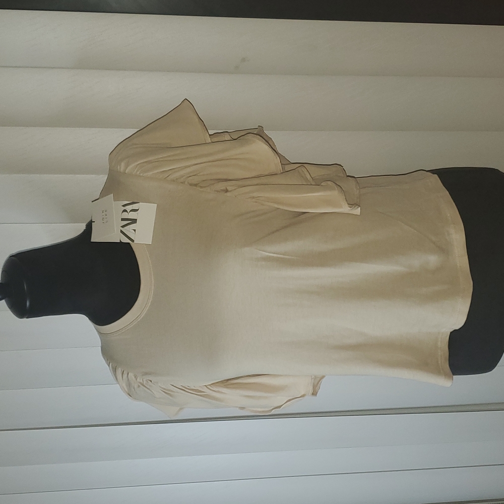 Zara Ruffle Top - Picture 7 of 8